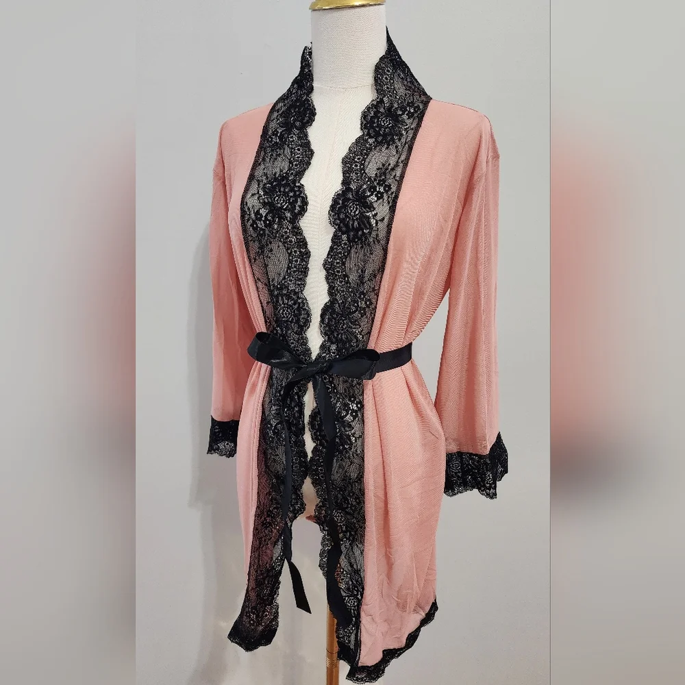 NWOT Lace Robe Lingerie Elegant Ultra Soft Contrast Black Lace Trim Size M